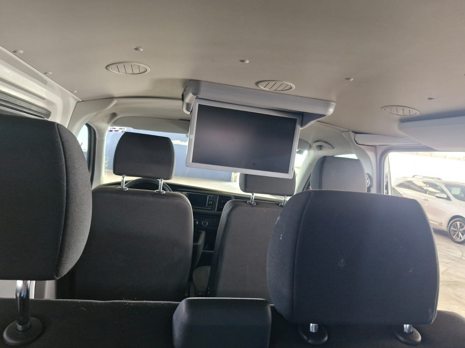 VOLKSWAGEN TRANSPORTER 2024 - foto 14