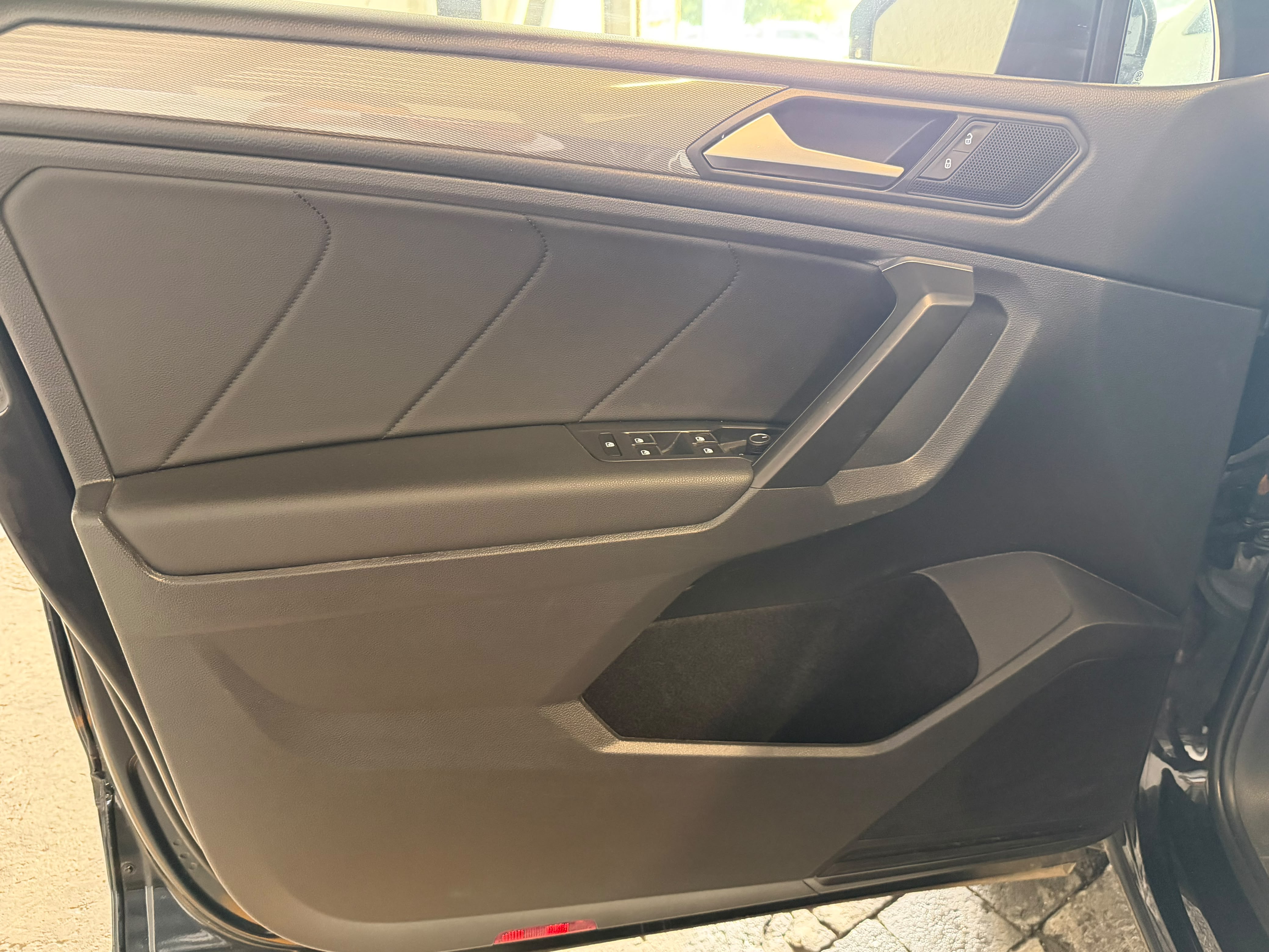 VOLKSWAGEN TIGUAN 2022 - foto 17