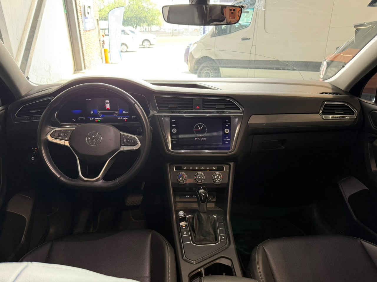 VOLKSWAGEN TIGUAN 2022 - foto 11
