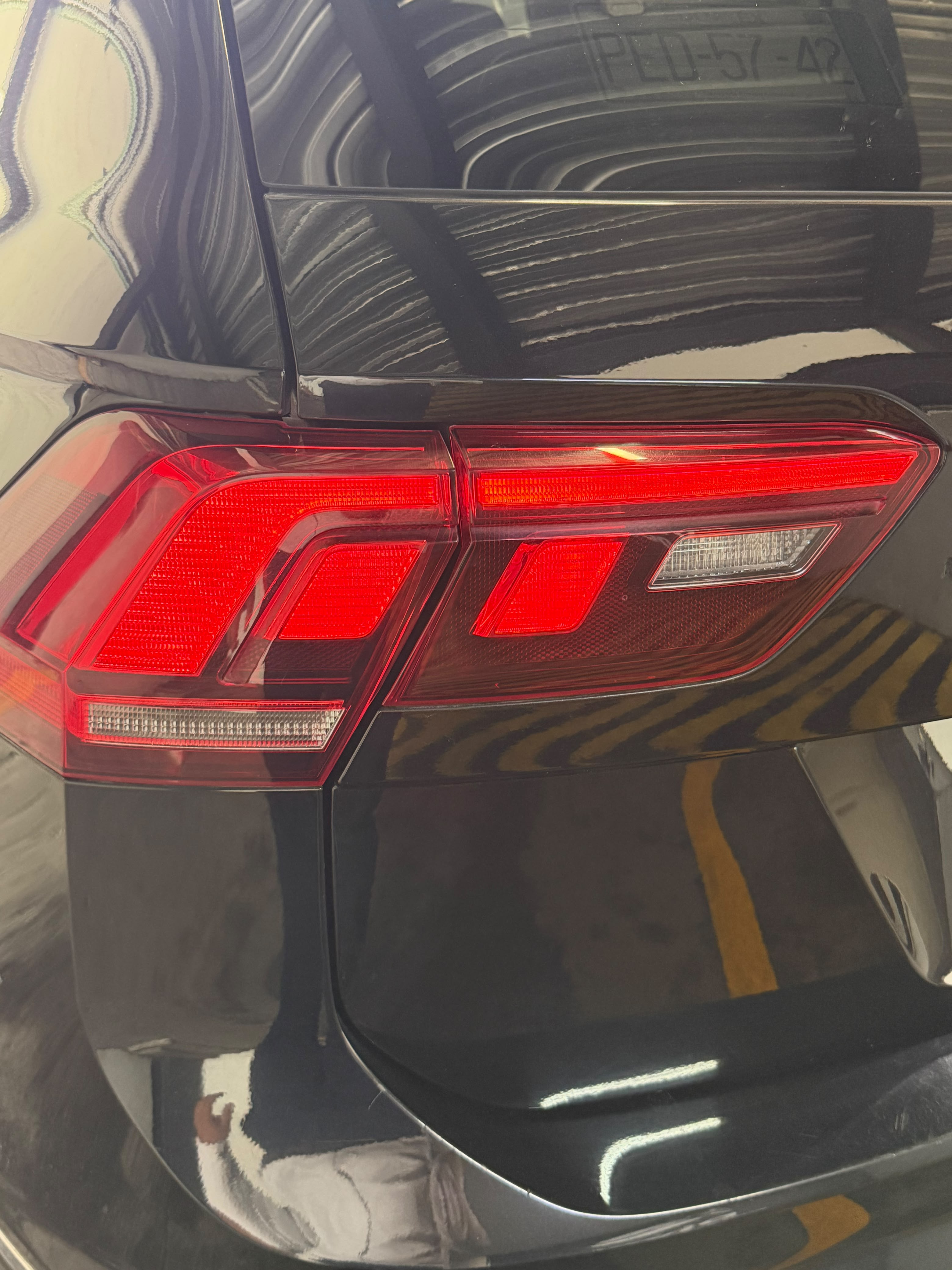 VOLKSWAGEN TIGUAN 2022 - foto 22