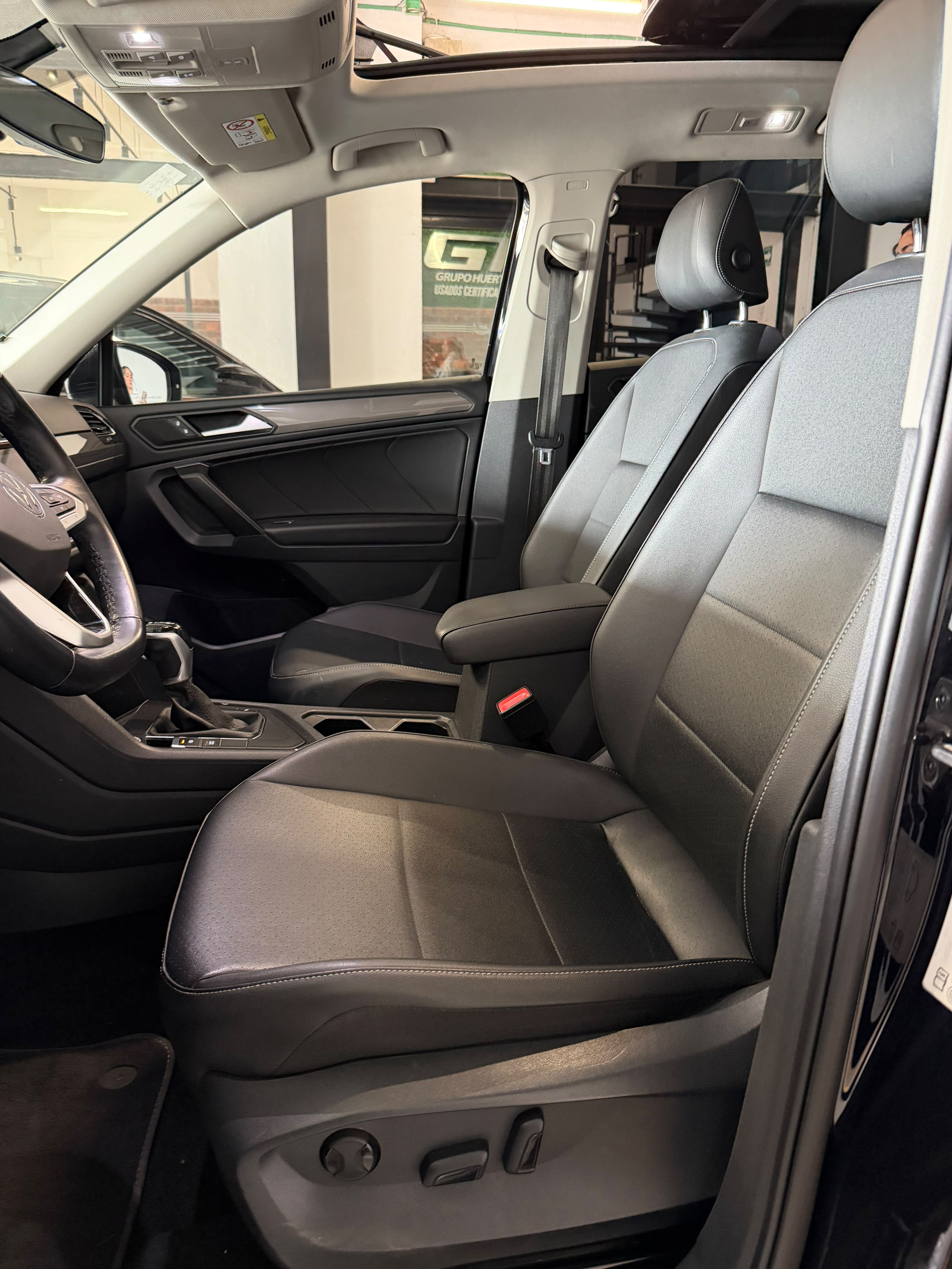 VOLKSWAGEN TIGUAN 2022 - foto 10