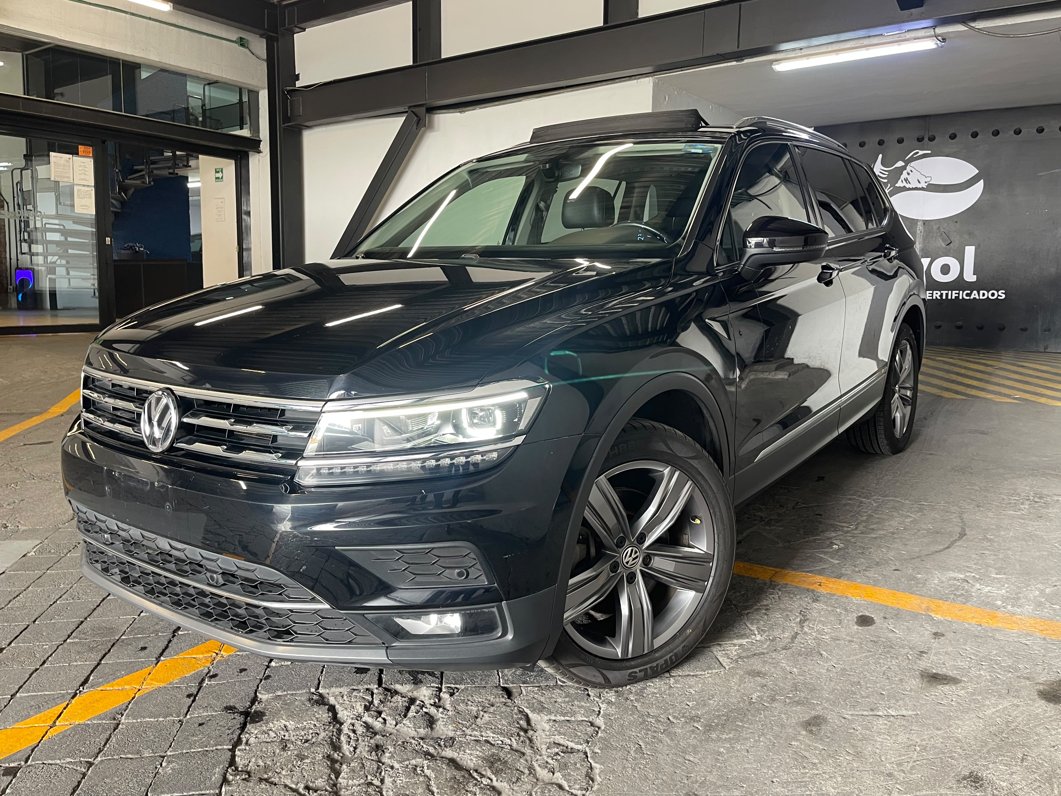 VOLKSWAGEN TIGUAN 2021 - foto 1