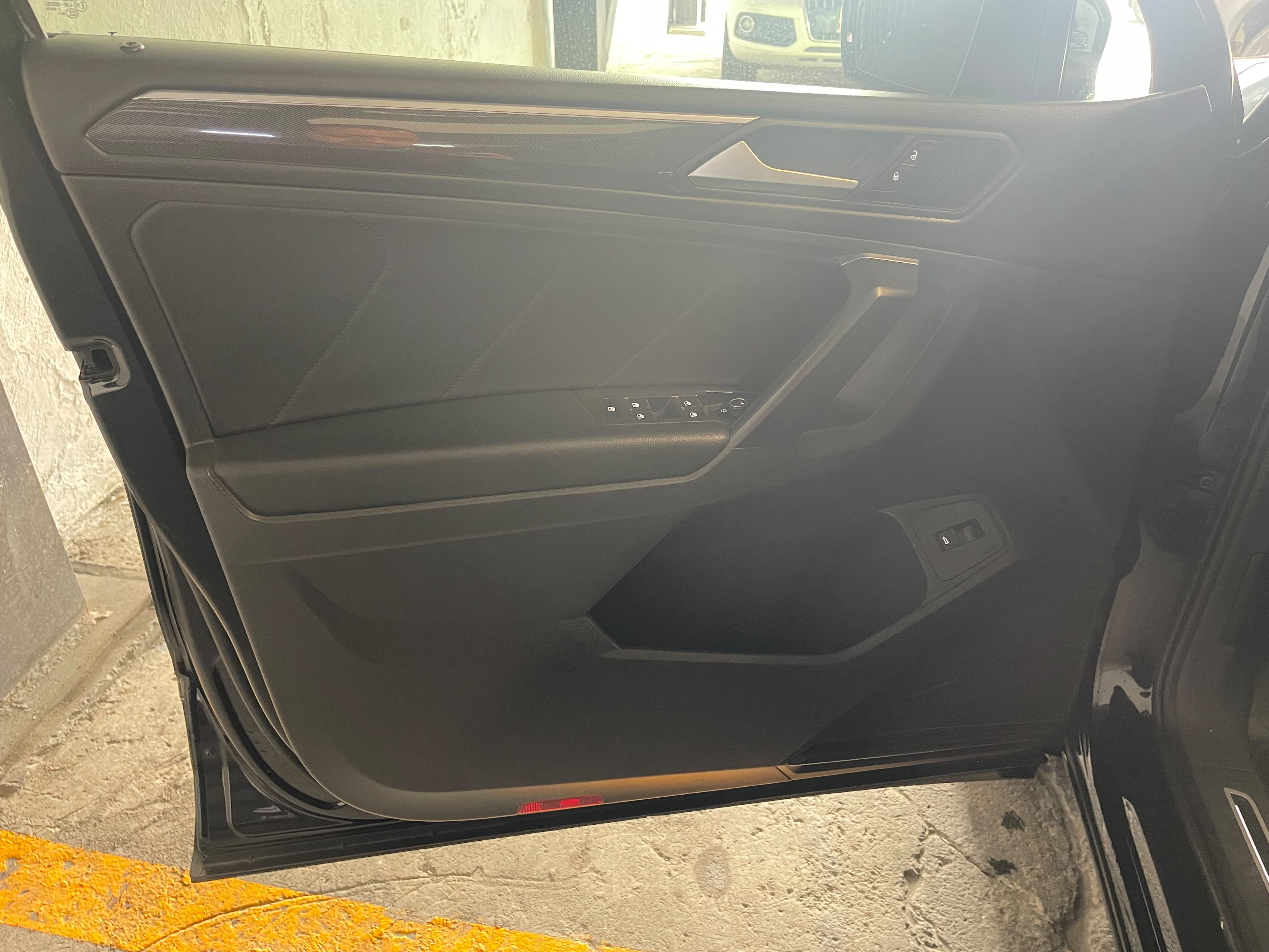 VOLKSWAGEN TIGUAN 2021 - foto 16