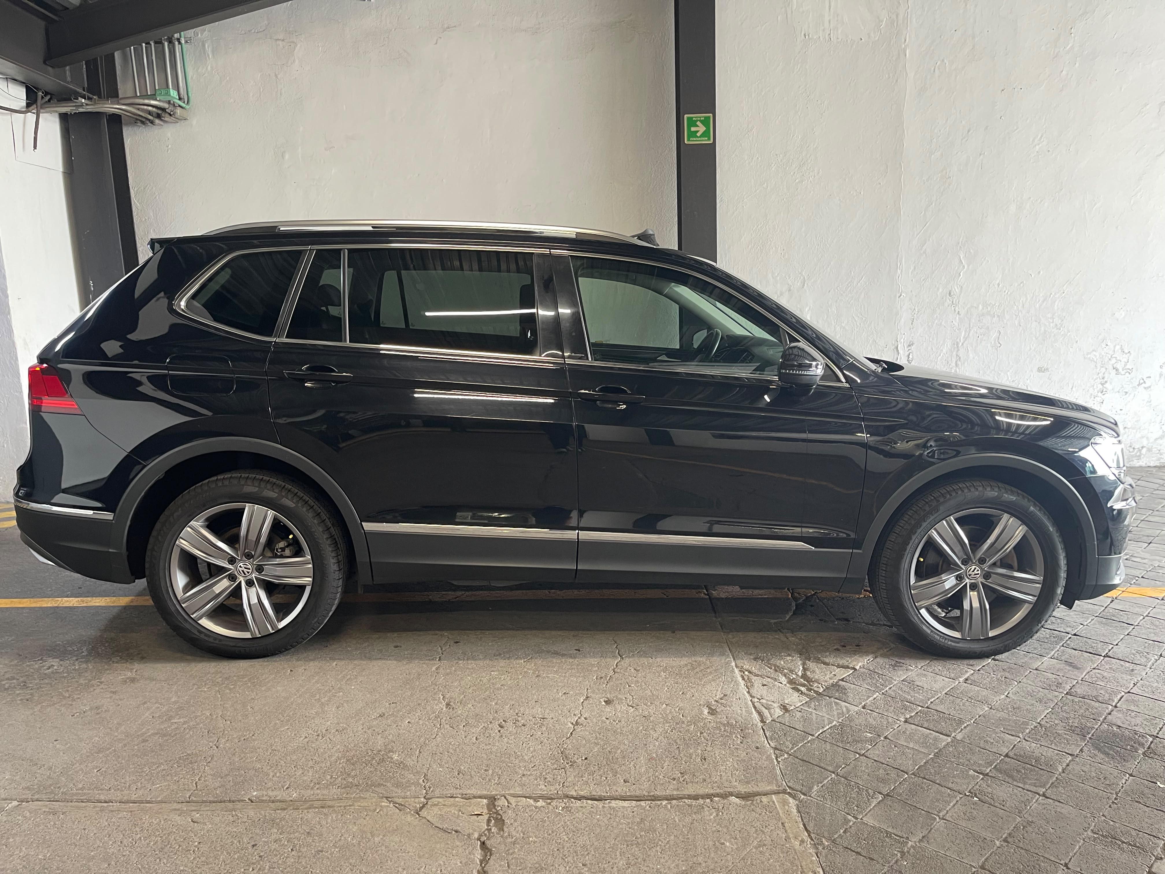 VOLKSWAGEN TIGUAN 2021 - foto 7