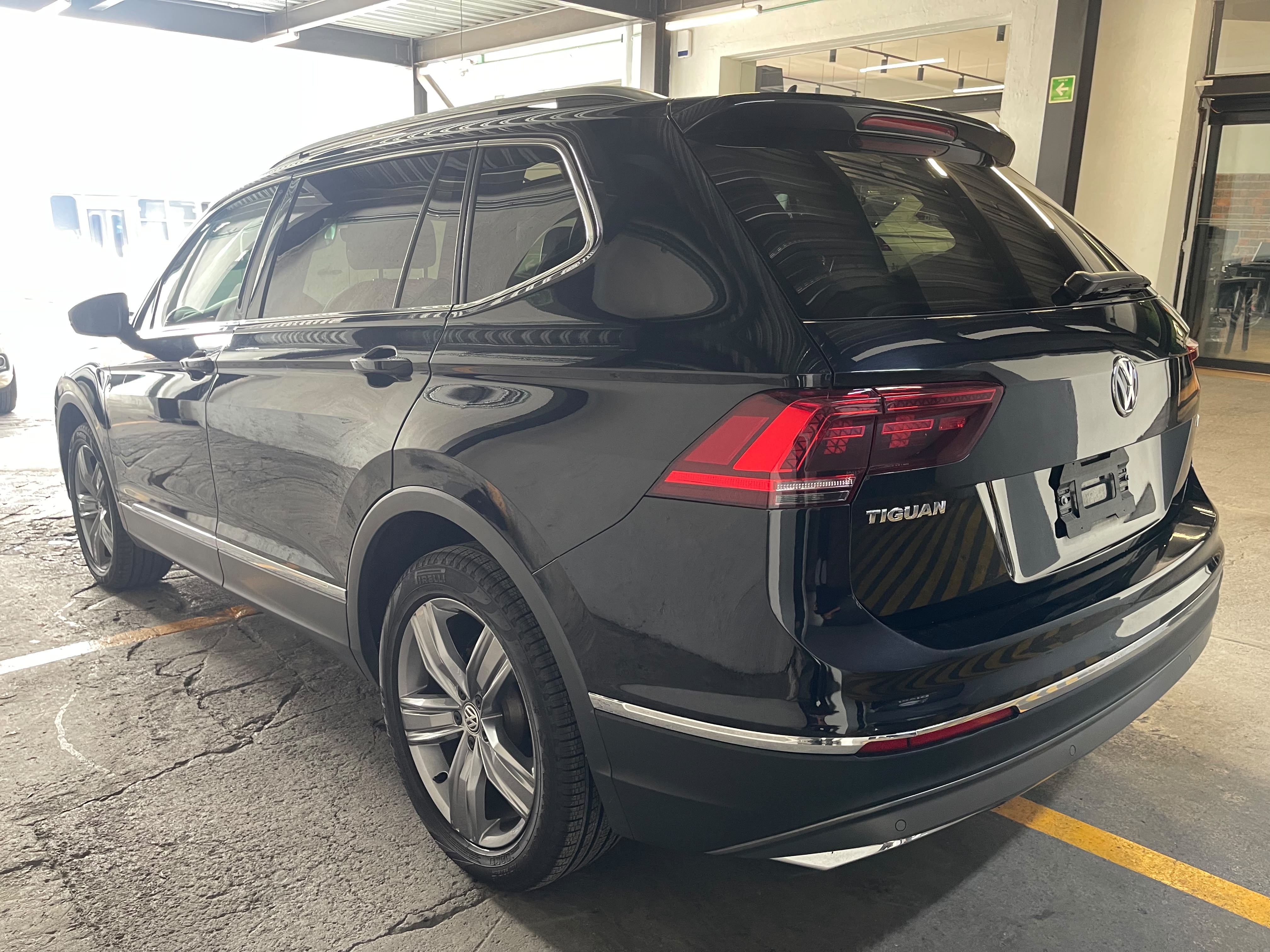 VOLKSWAGEN TIGUAN 2021 - foto 6