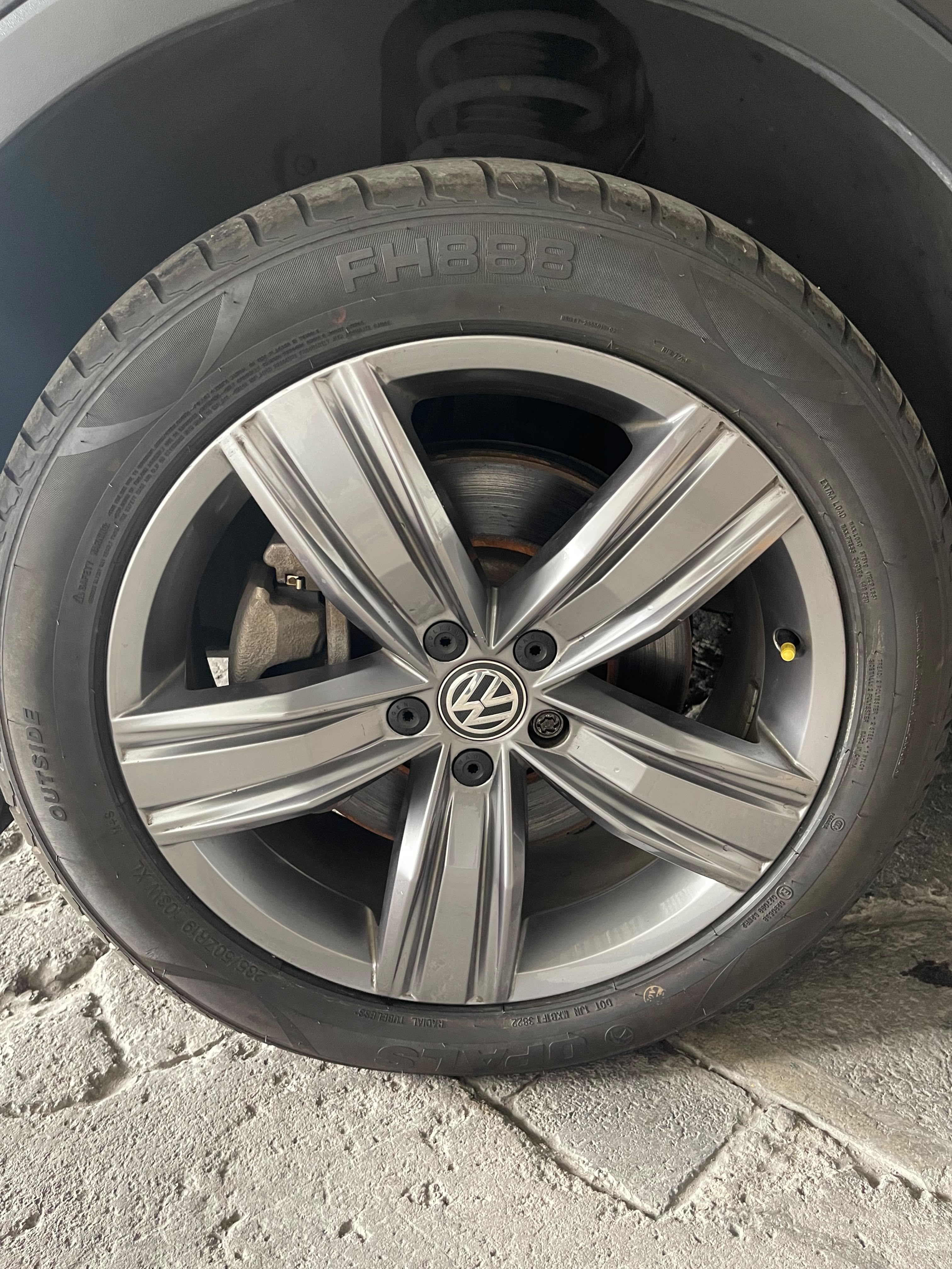 VOLKSWAGEN TIGUAN 2021 - foto 9