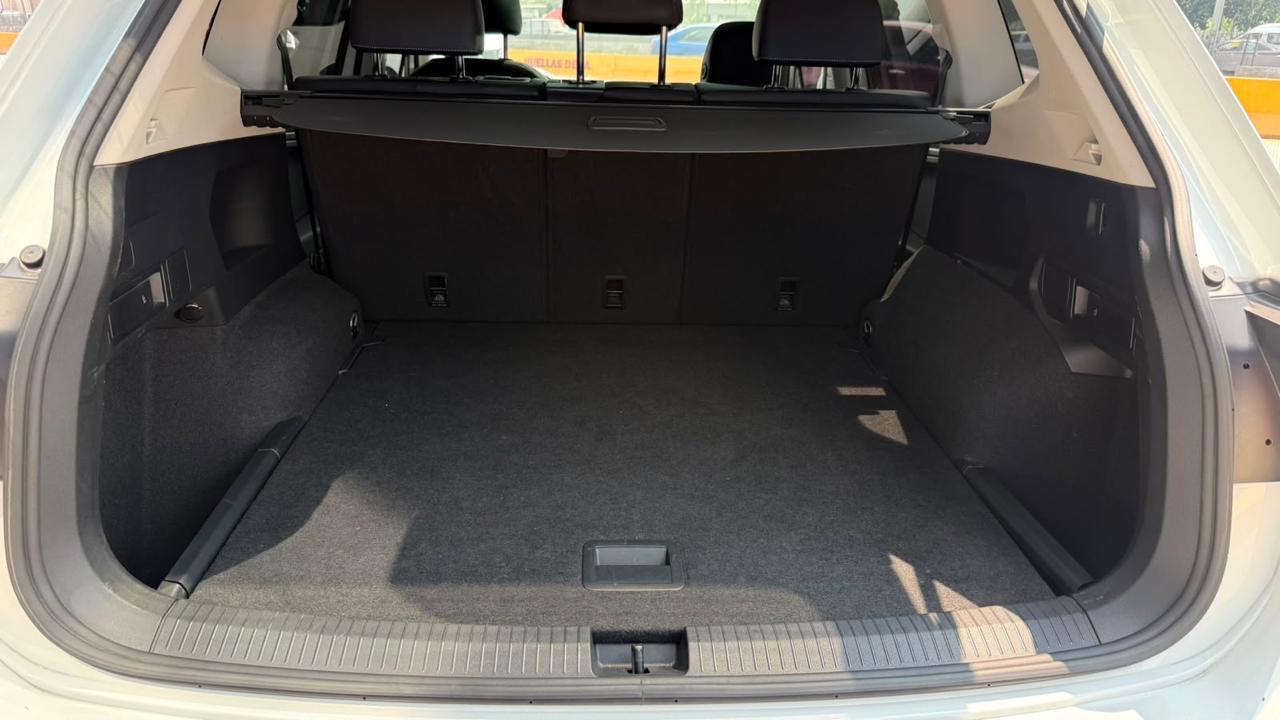 VOLKSWAGEN TIGUAN 2023 - foto 17