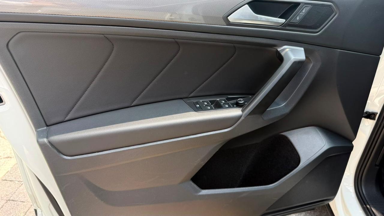VOLKSWAGEN TIGUAN 2023 - foto 15