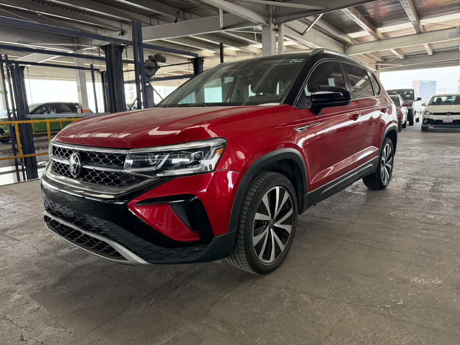 VOLKSWAGEN TAOS 2024 - foto 1