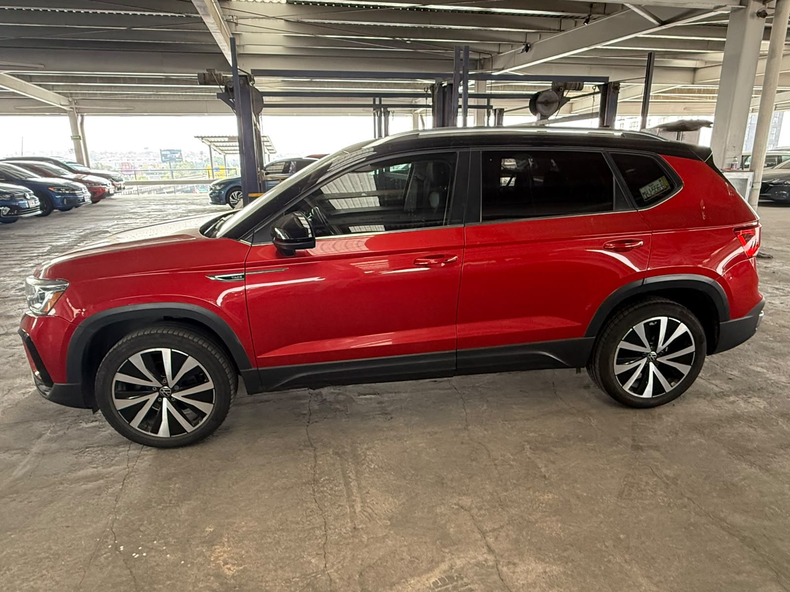 VOLKSWAGEN TAOS 2024 - foto 8