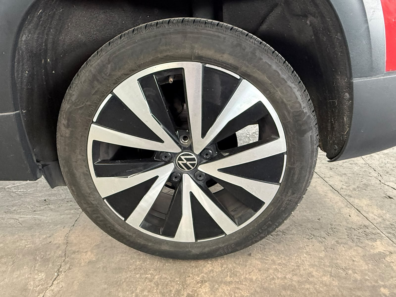 VOLKSWAGEN TAOS 2024 - foto 9