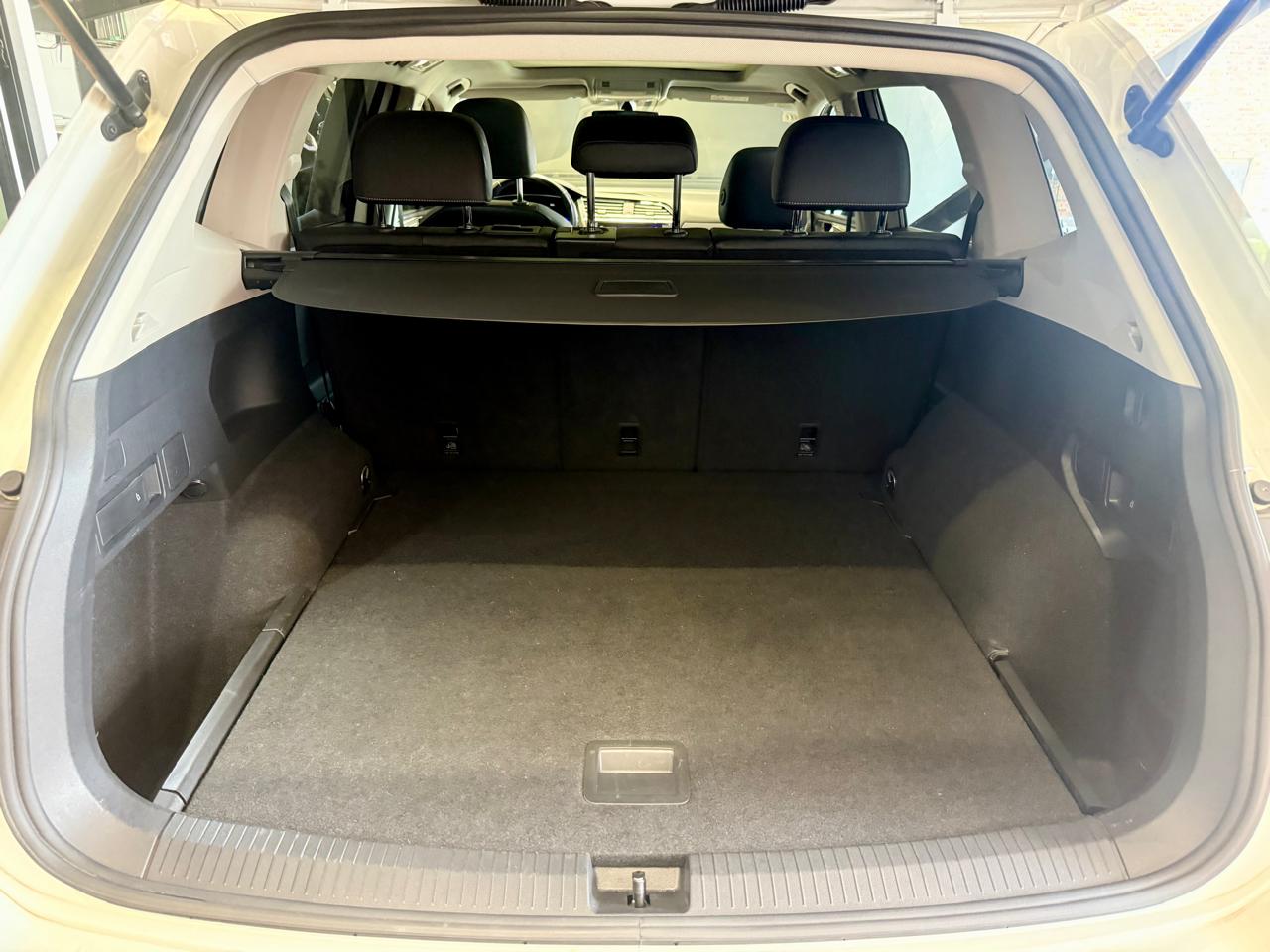 VOLKSWAGEN TIGUAN 2023 - foto 16