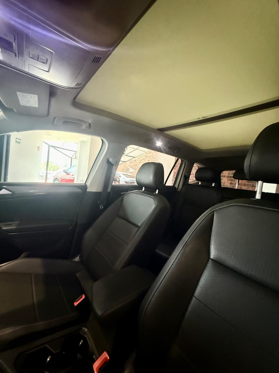 VOLKSWAGEN TIGUAN 2023 - foto 9