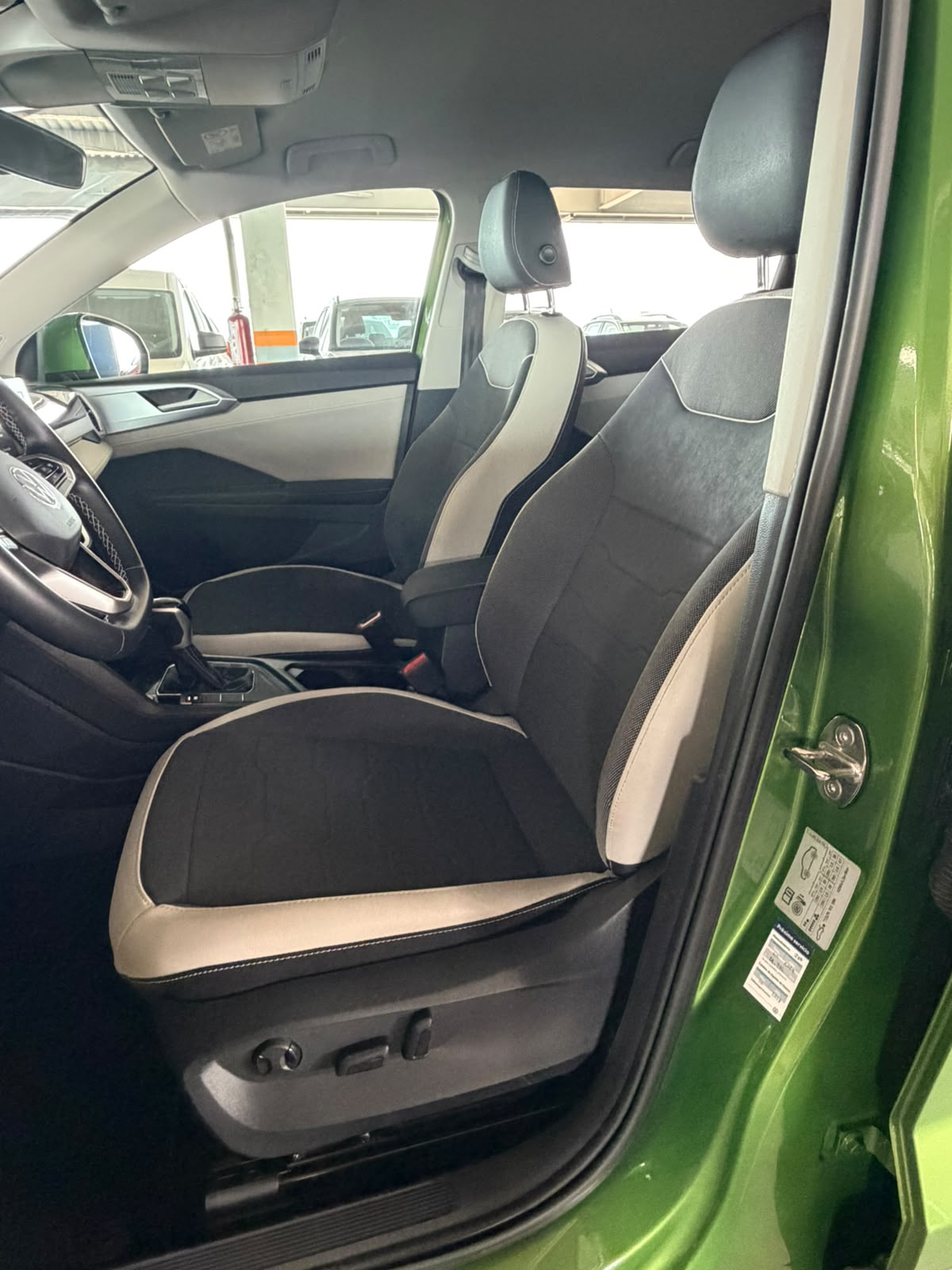 VOLKSWAGEN TAOS 2025 - foto 10