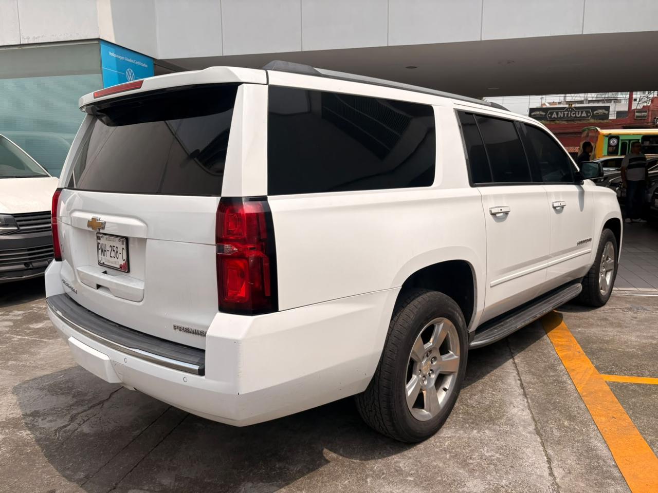 CHEVROLET SUBURBAN 2019 - foto 4