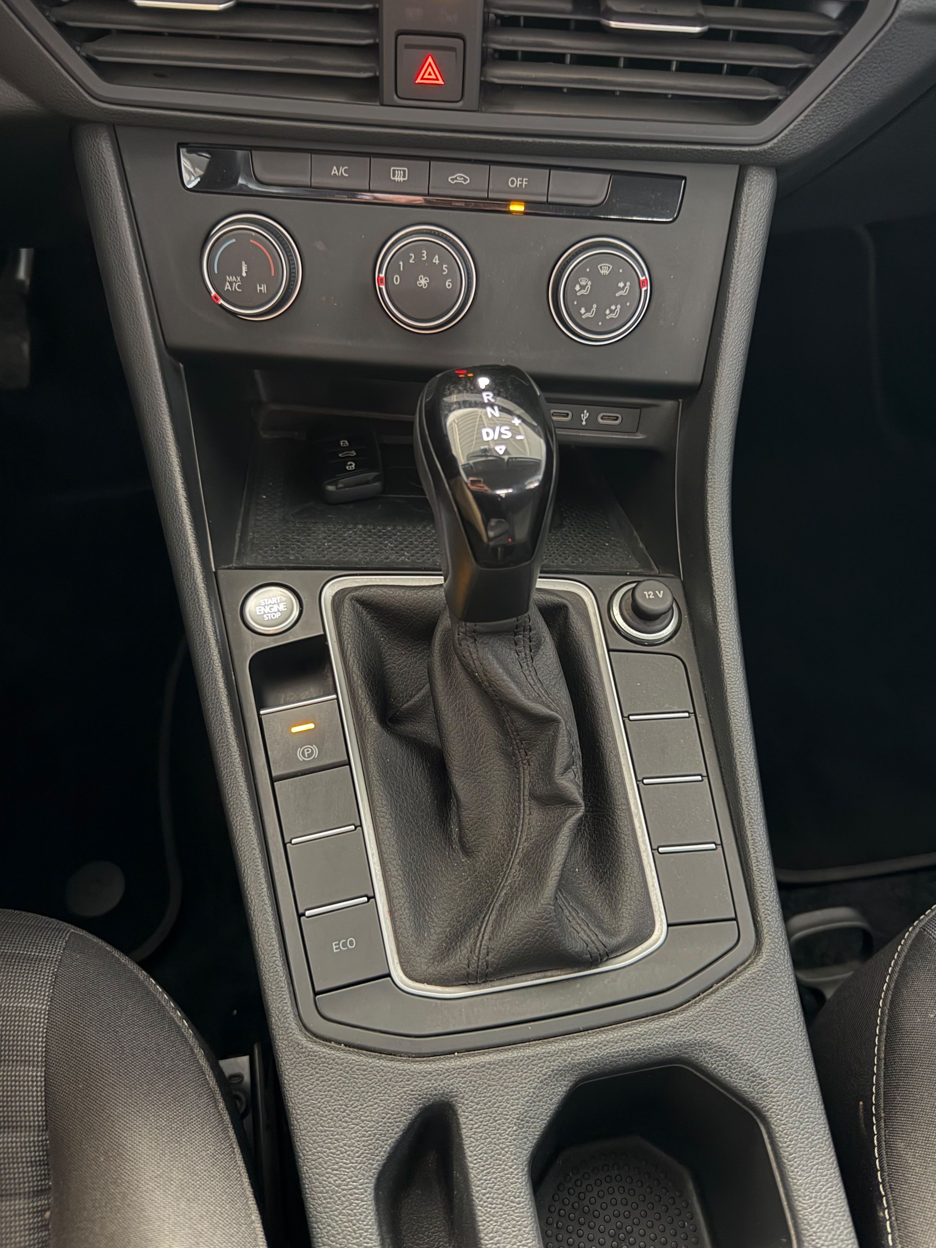 VOLKSWAGEN JETTA 2024 - foto 16