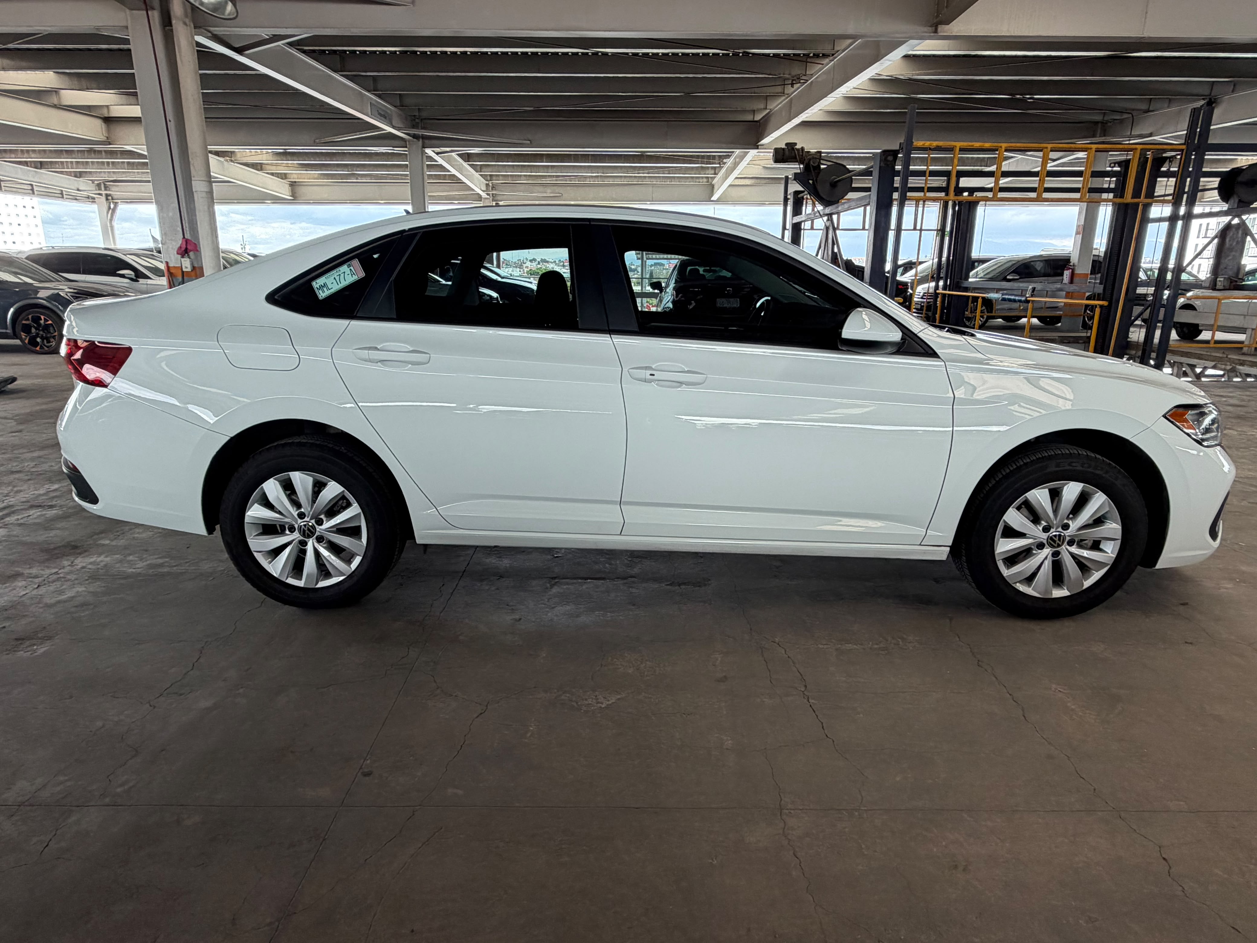 VOLKSWAGEN JETTA 2024 - foto 7