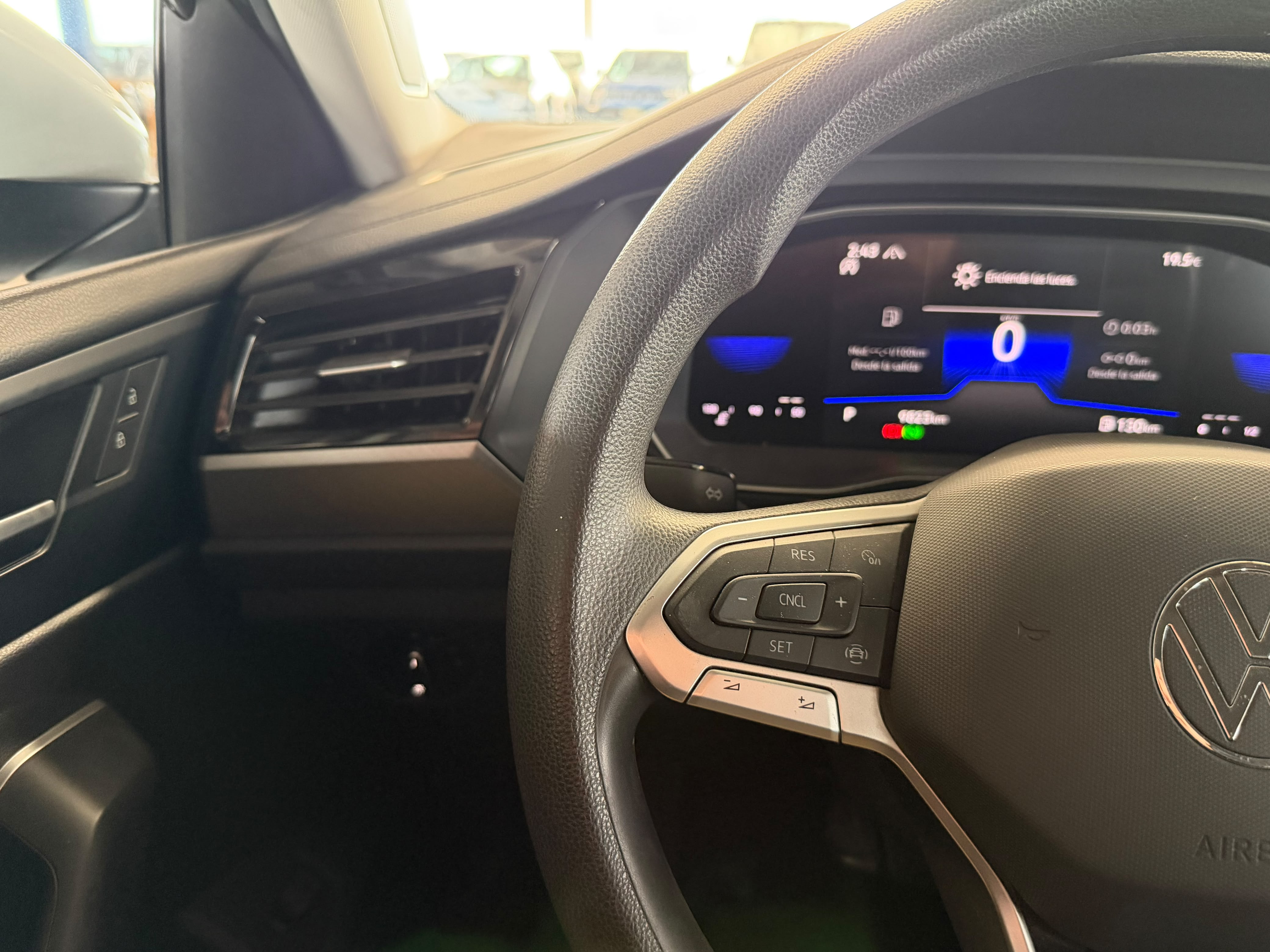 VOLKSWAGEN JETTA 2024 - foto 13