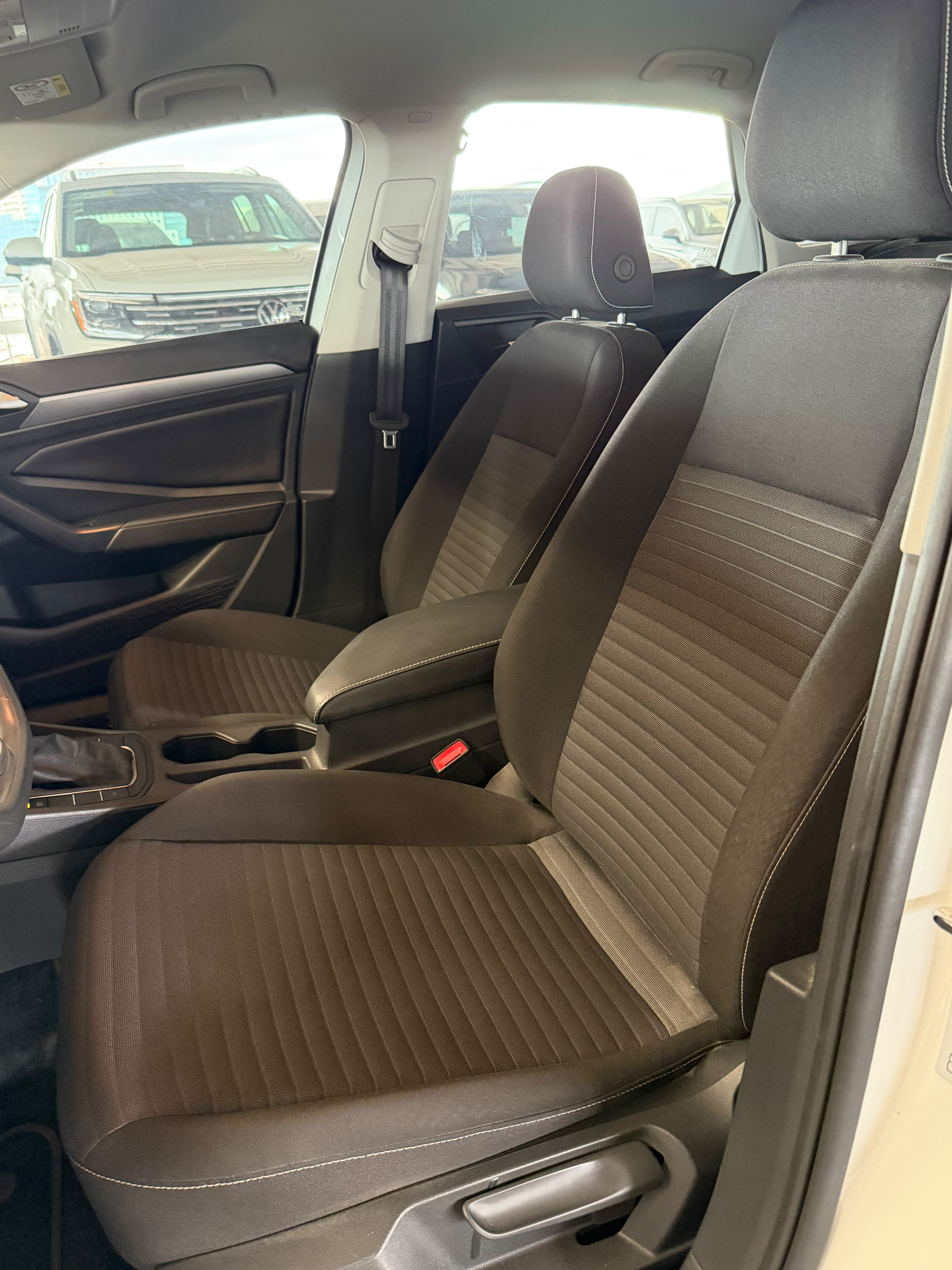 VOLKSWAGEN JETTA 2024 - foto 10