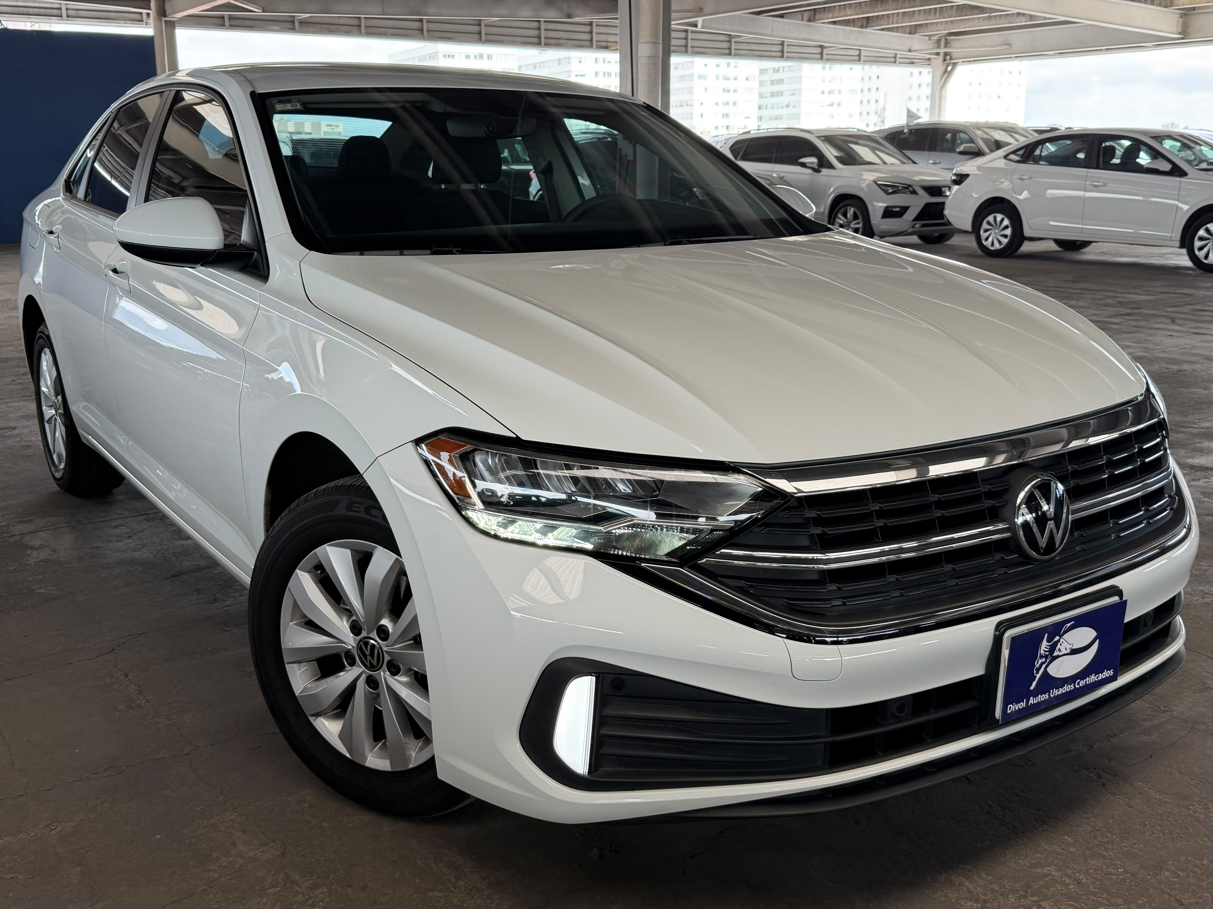 VOLKSWAGEN JETTA 2024 - foto 2