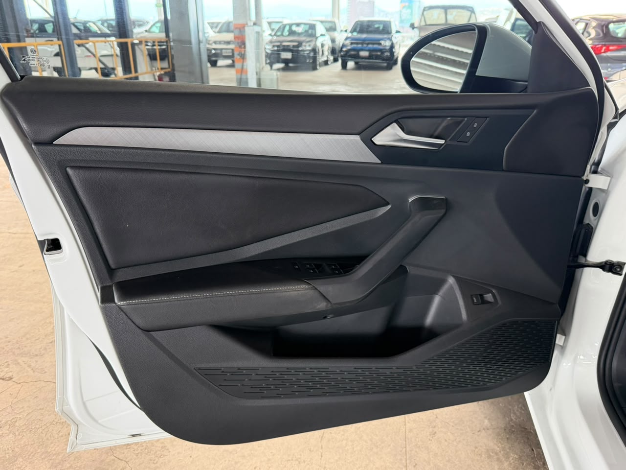 VOLKSWAGEN JETTA 2024 - foto 17