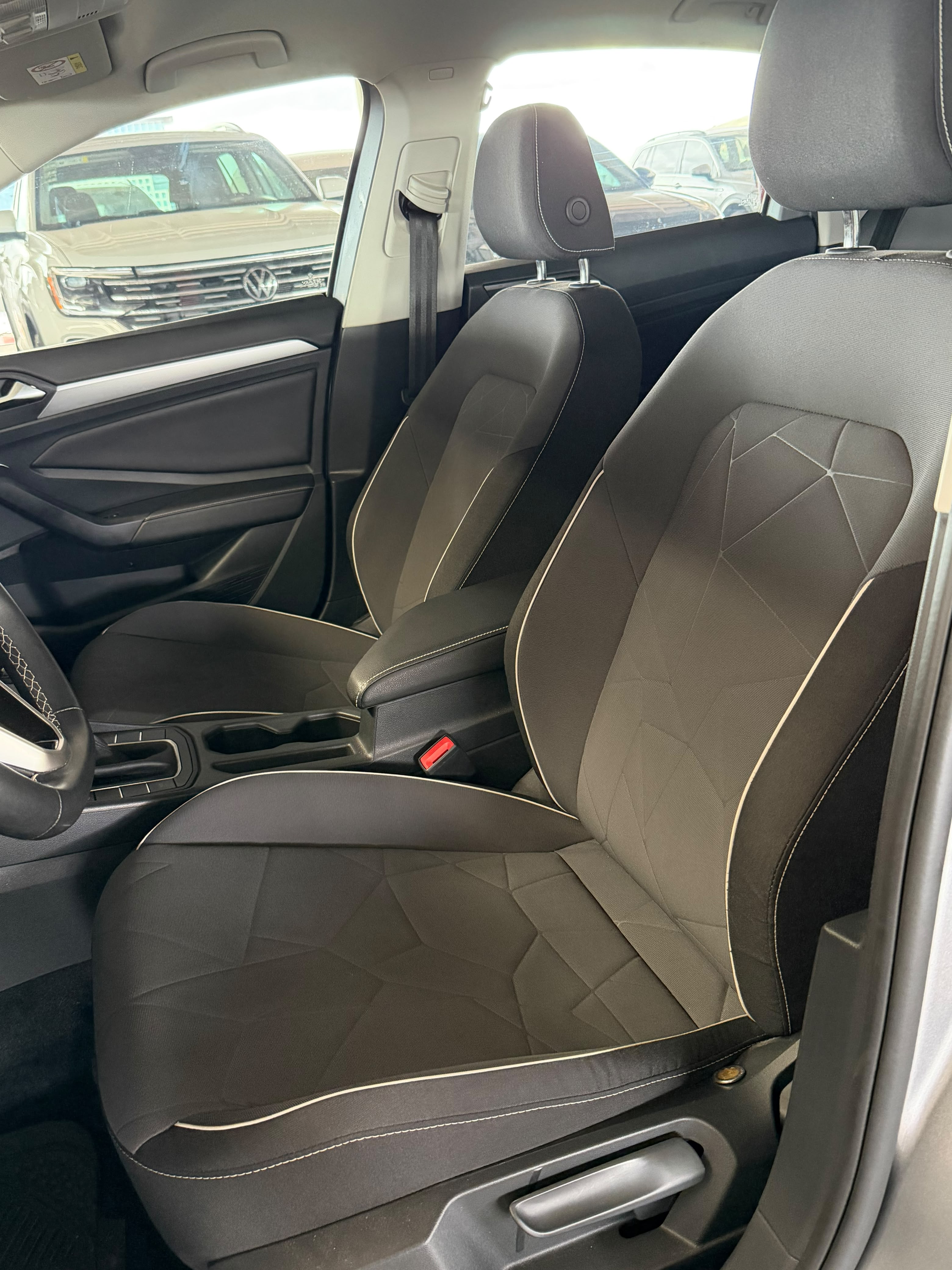 VOLKSWAGEN JETTA 2025 - foto 10