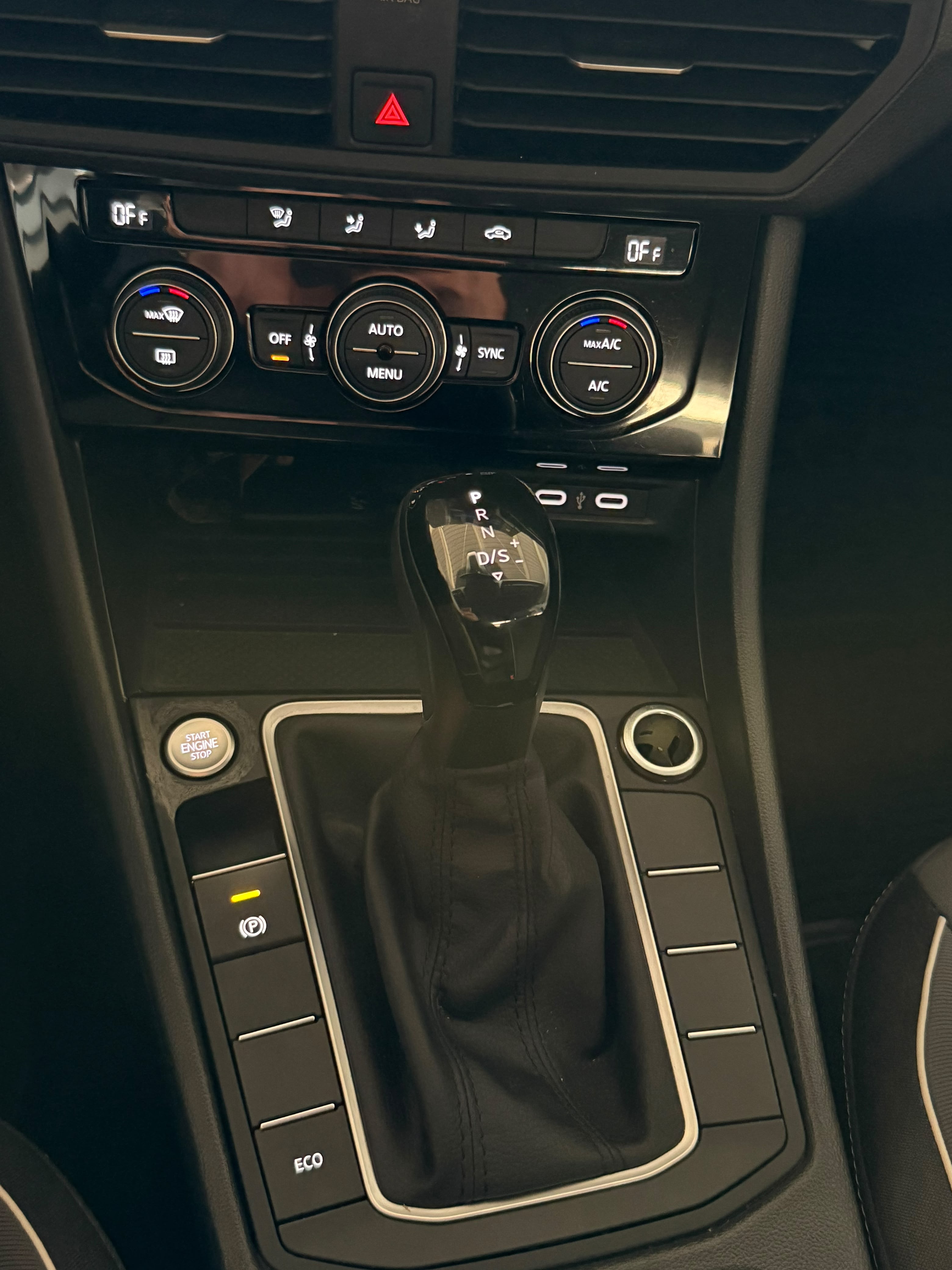 VOLKSWAGEN JETTA 2025 - foto 16