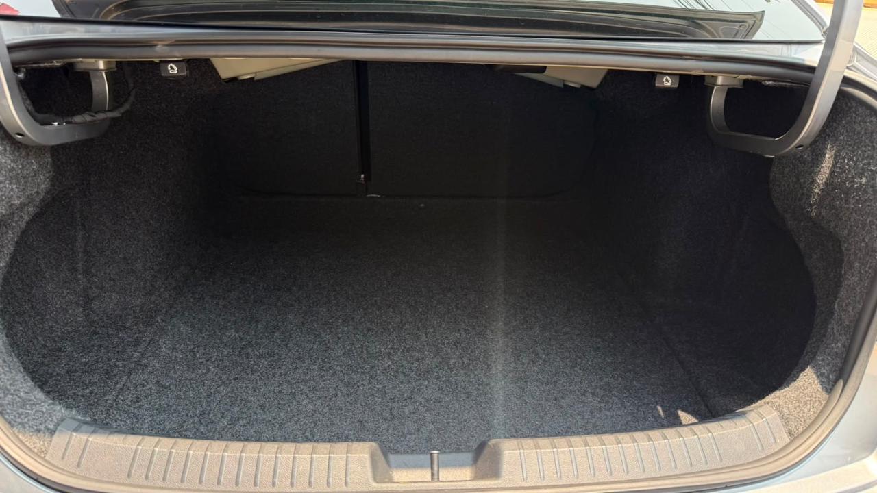 VOLKSWAGEN JETTA 2022 - foto 16