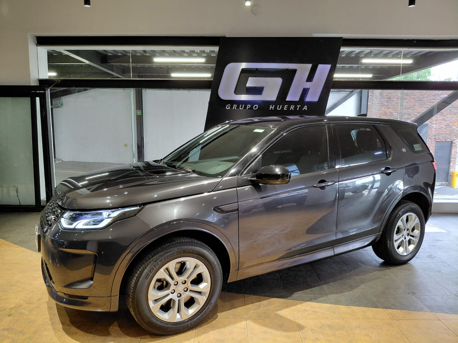 LAND ROVER DISCOVERY 2023 - foto 1