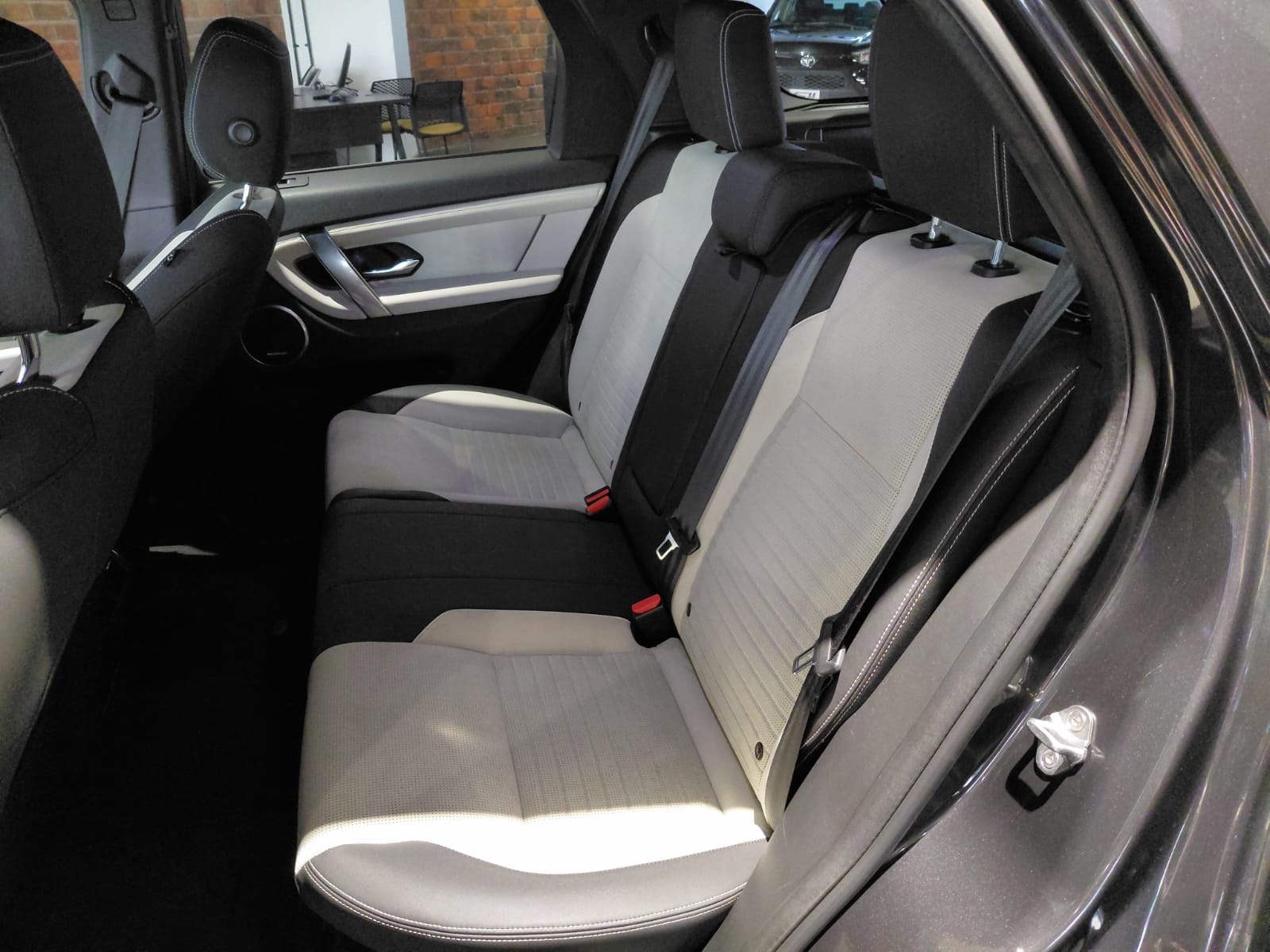 LAND ROVER DISCOVERY 2023 - foto 10
