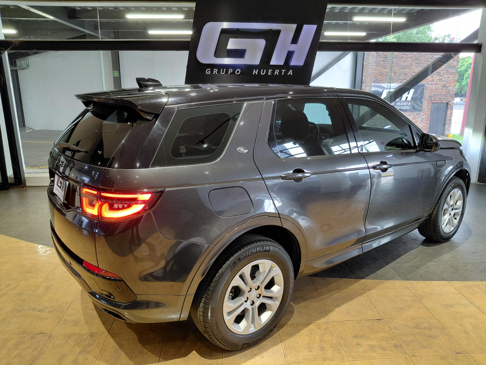 LAND ROVER DISCOVERY 2023 - foto 4