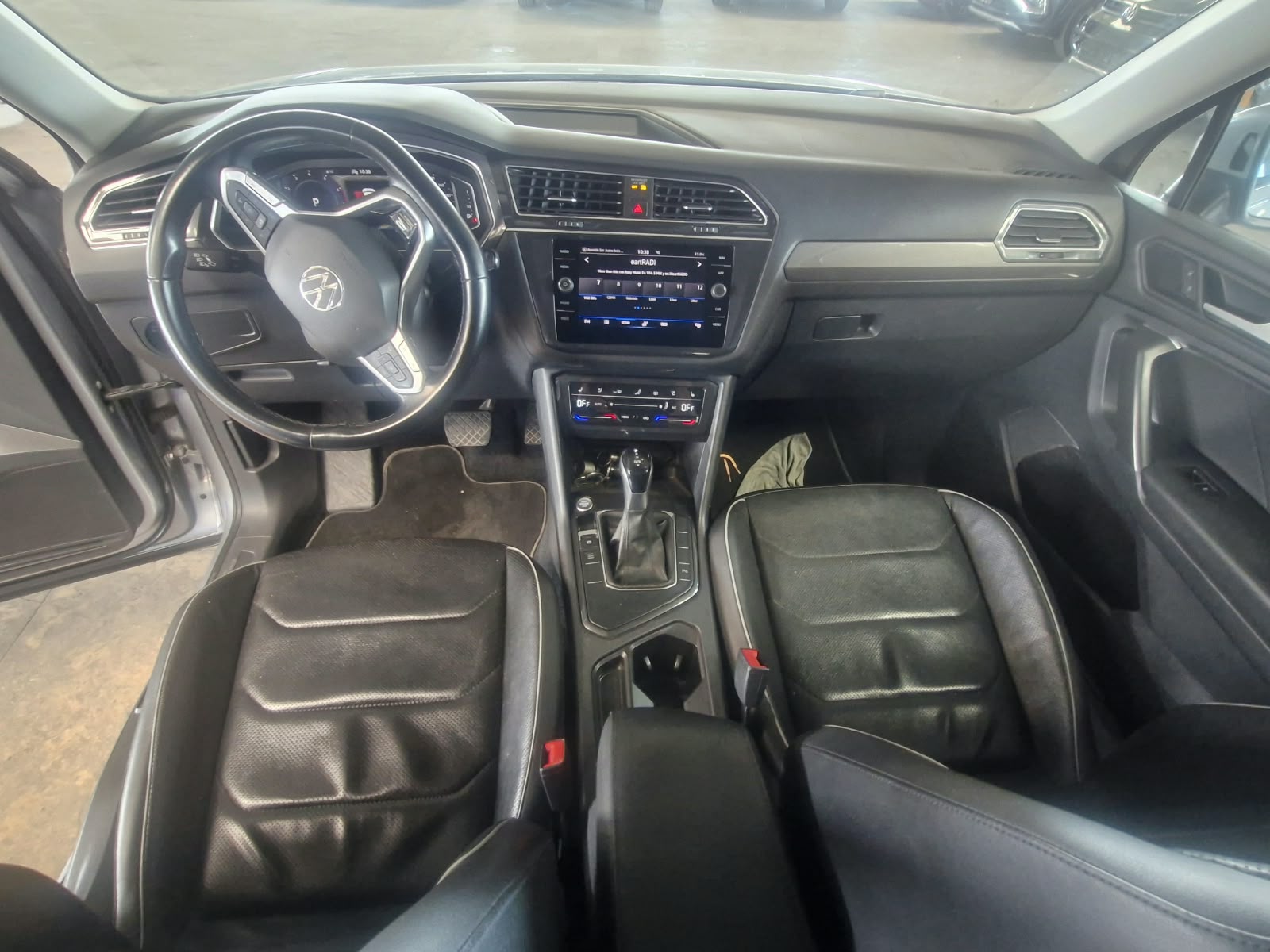 VOLKSWAGEN TIGUAN 2024 - foto 8