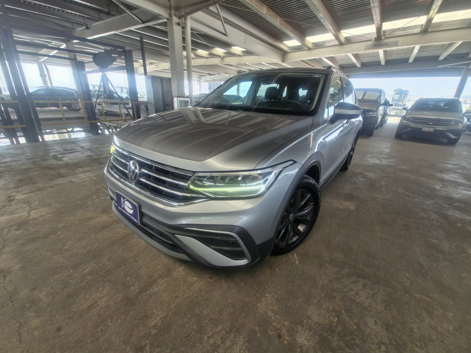 VOLKSWAGEN TIGUAN 2022 - foto 1