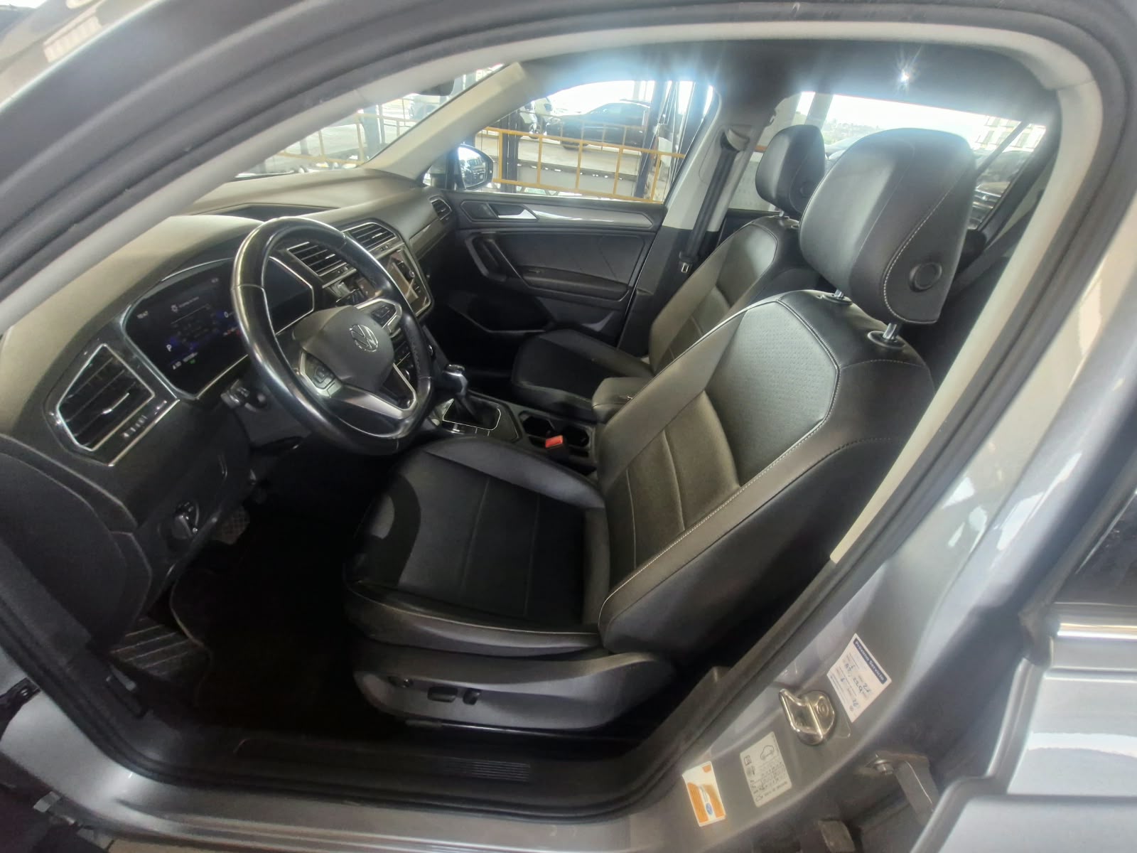 VOLKSWAGEN TIGUAN 2022 - foto 8