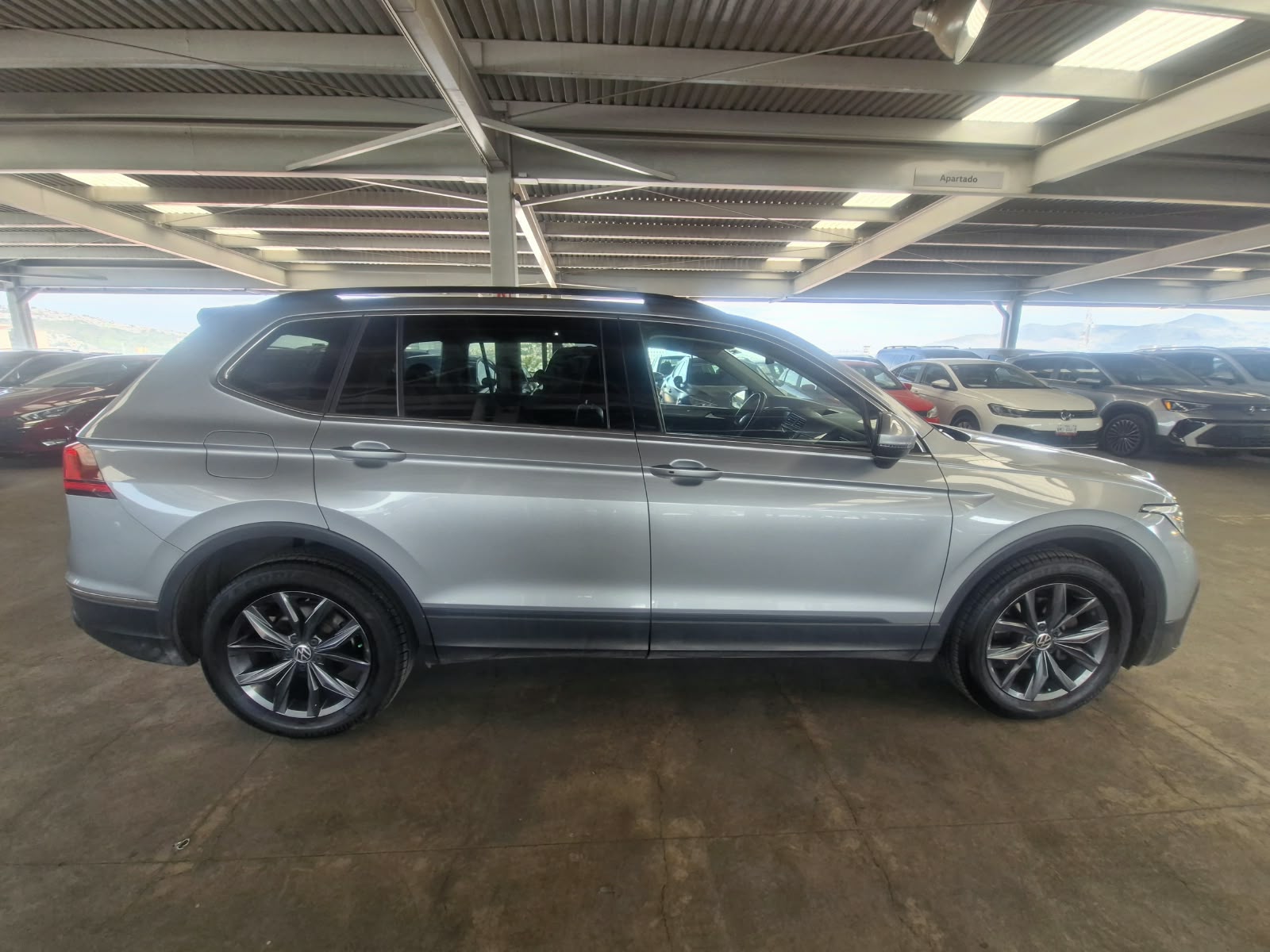 VOLKSWAGEN TIGUAN 2022 - foto 5