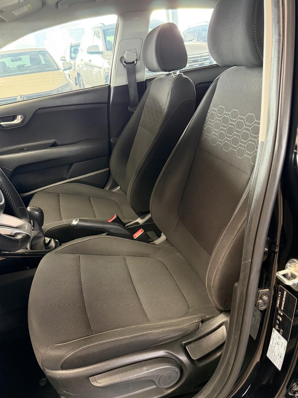 KIA RIO 2022 - foto 10