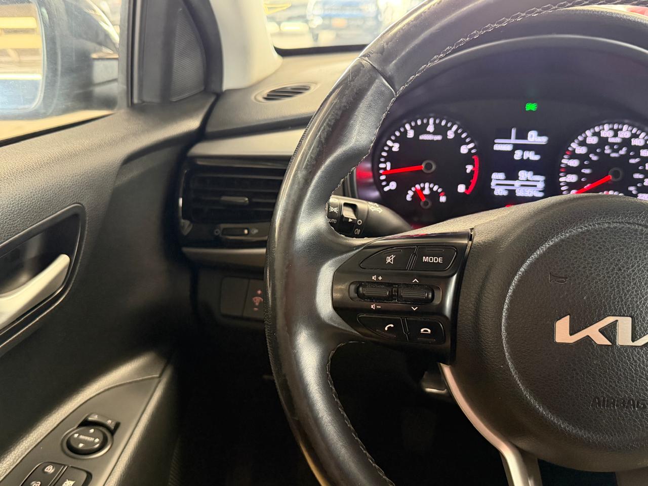 KIA RIO 2022 - foto 13